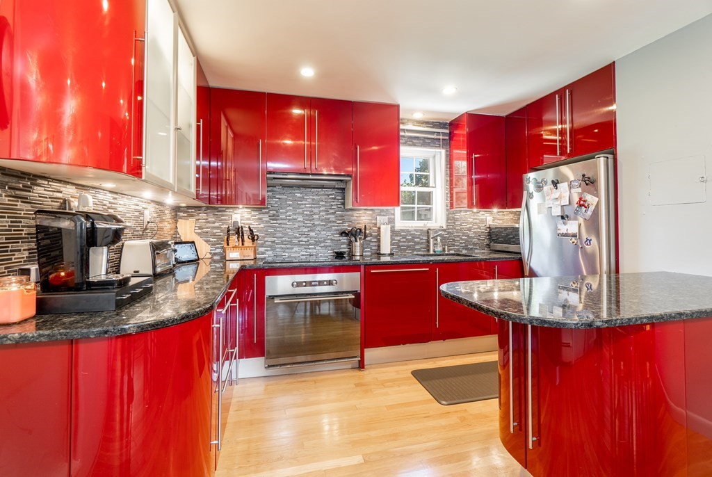 25 Arlington Road, Unit 6 Woburn, MA 01801 - Photo 5 of 14