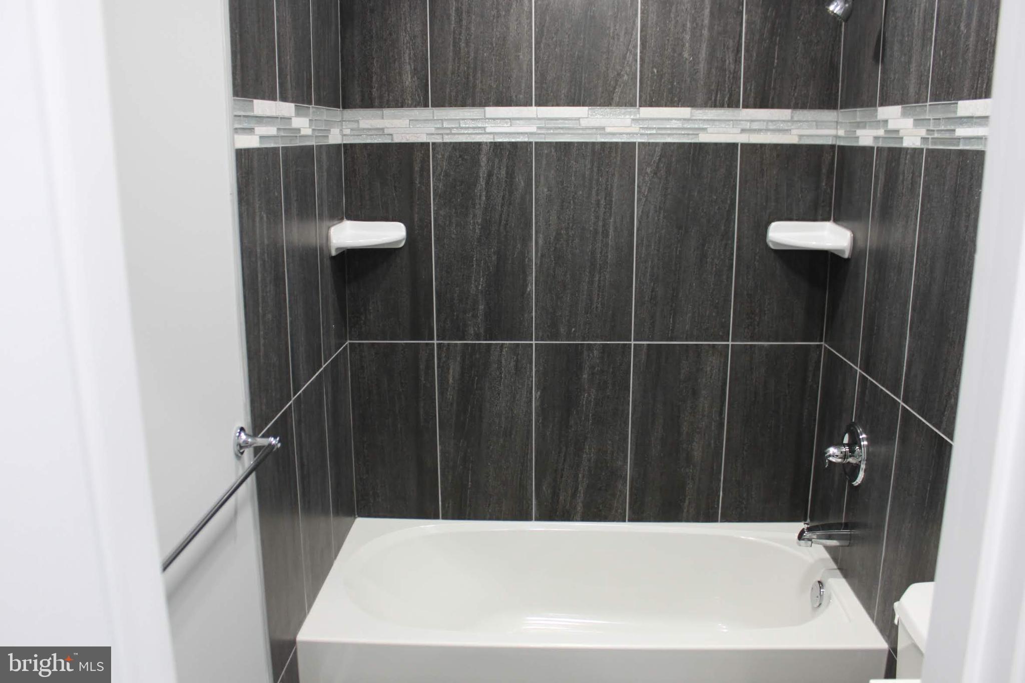 3819 Colborne Road Baltimore, MD 21229 - Photo 21 of 27 Bathroom