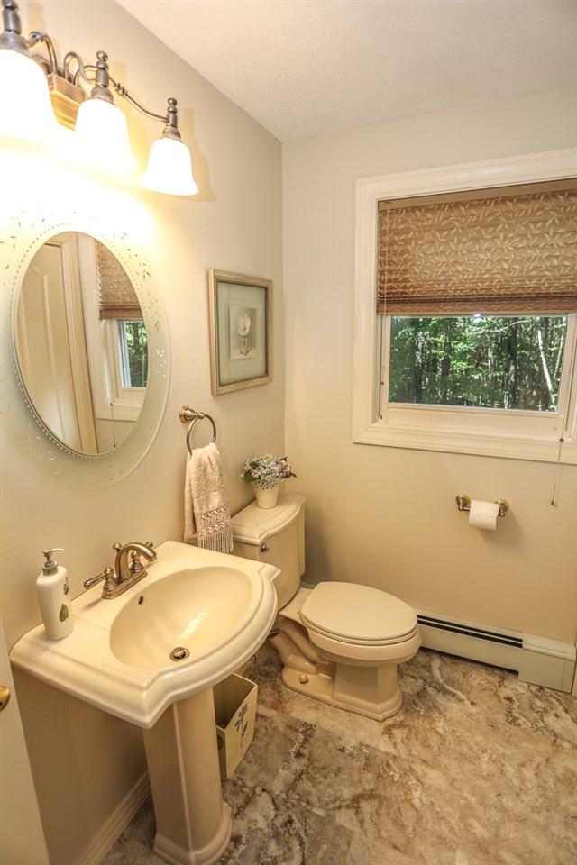 122 King Road Bedford, NH 03110 - Photo 12 of 39 Gallery Image 12