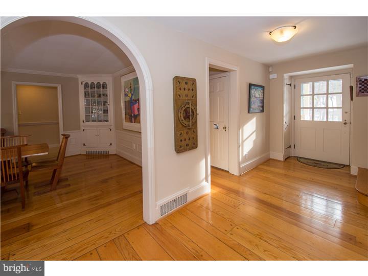 1656 Susquehanna Road Rydal, PA 19046 - Photo 4 of 25 Foyer