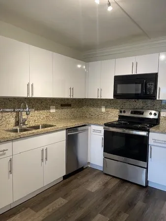 $2,550 | 321 Lakeview Drive, Unit 105, Weston, FL 33326