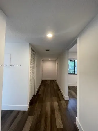 $2,550 | 321 Lakeview Drive, Unit 105, Weston, FL 33326