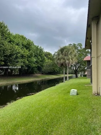 $2,550 | 321 Lakeview Drive, Unit 105, Weston, FL 33326