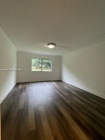 $2,550 | 321 Lakeview Drive, Unit 105, Weston, FL 33326