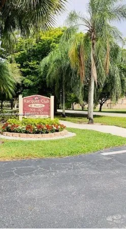 $2,550 | 321 Lakeview Drive, Unit 105, Weston, FL 33326