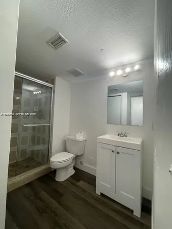 $2,550 | 321 Lakeview Drive, Unit 105, Weston, FL 33326