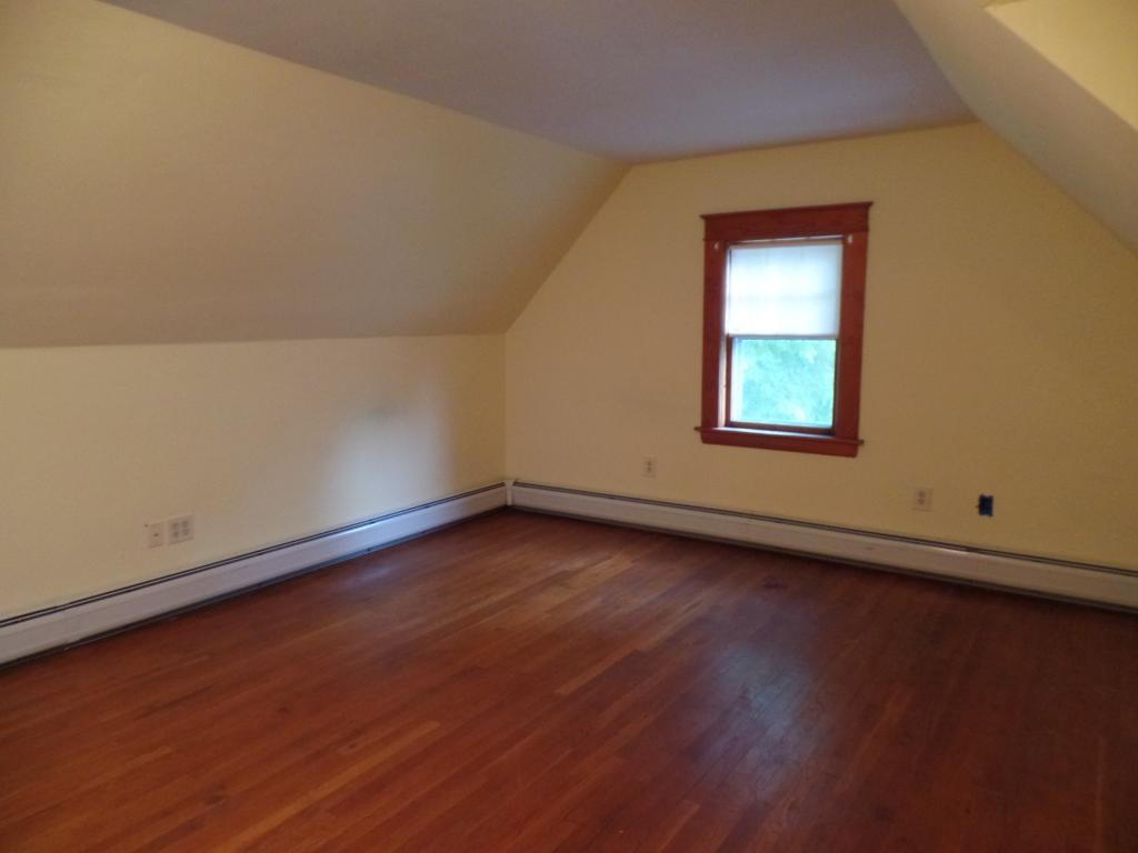 26 Golf Club Road Newport, NH 03773 - Photo 8 of 10 Gallery Image 8