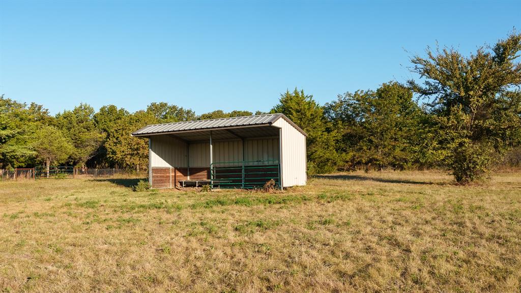 1639 Bloomfield Road Valley View, TX 76272 - Photo 31 of 33