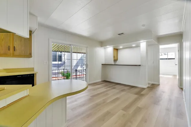 a view of empty room with window