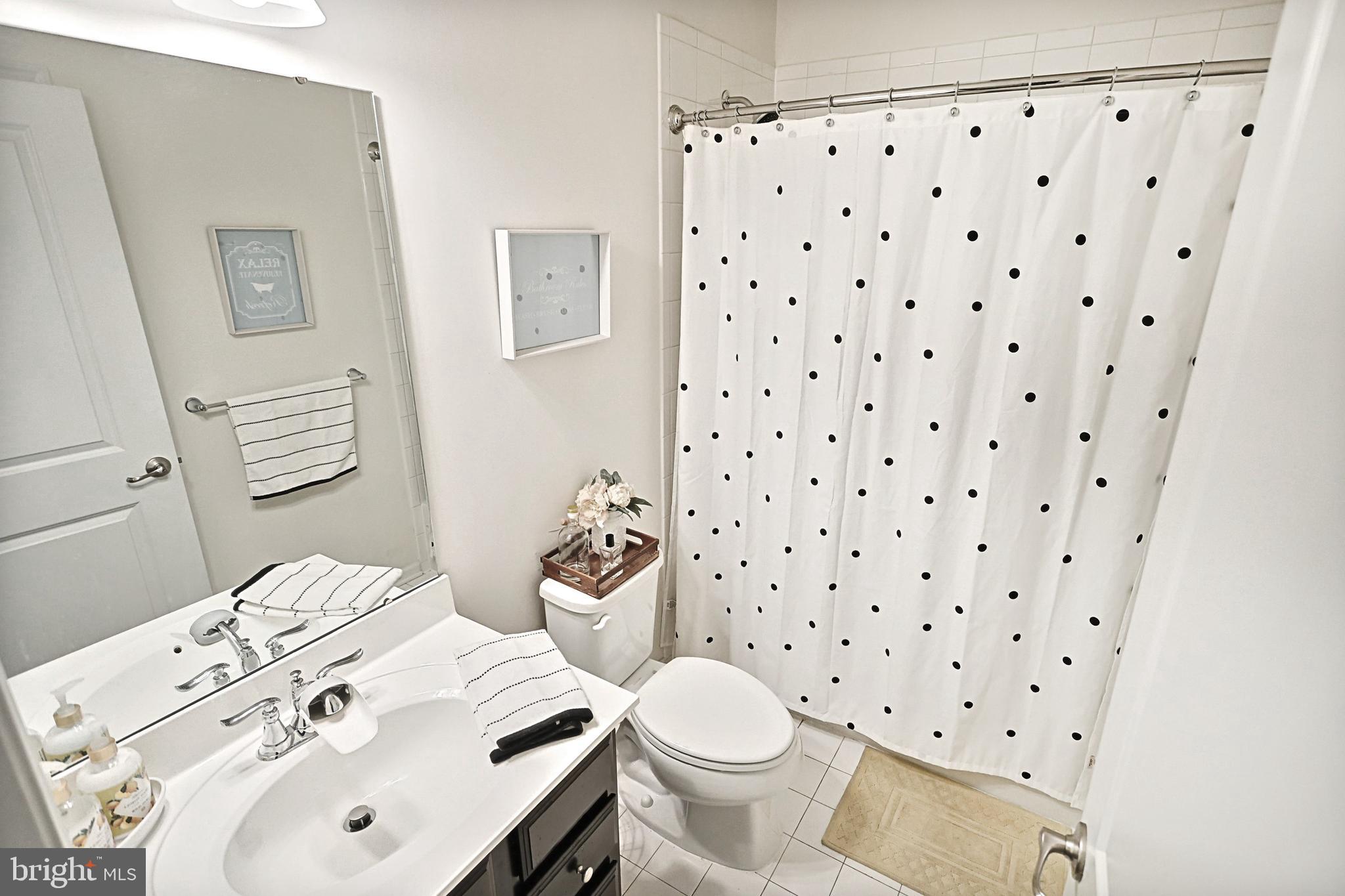 1265 Rannoch Lane, Unit 28 York, PA 17403 - Photo 27 of 42 Full bath, third level