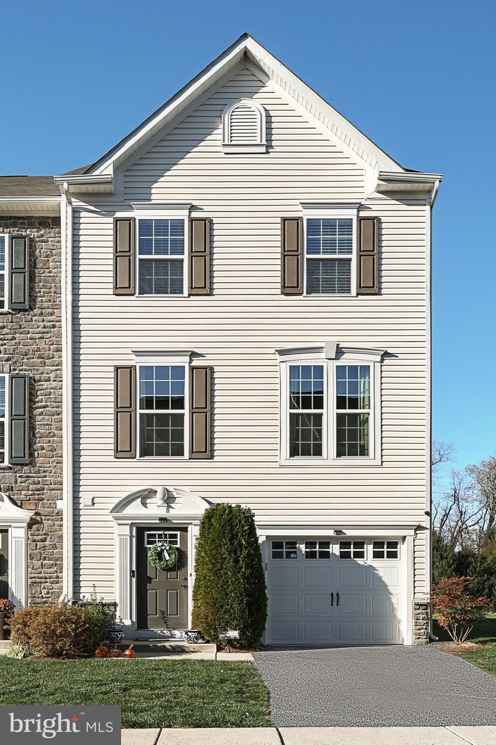 1265 Rannoch Lane, Unit 28 York, PA 17403 - Photo 4 of 42