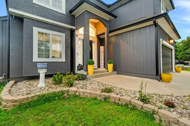 $593,000 | 21213 West 113th Place, Olathe, KS 66061