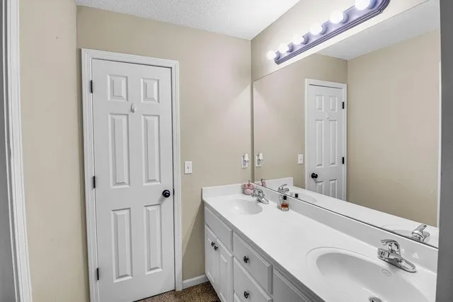 $593,000 | 21213 West 113th Place, Olathe, KS 66061