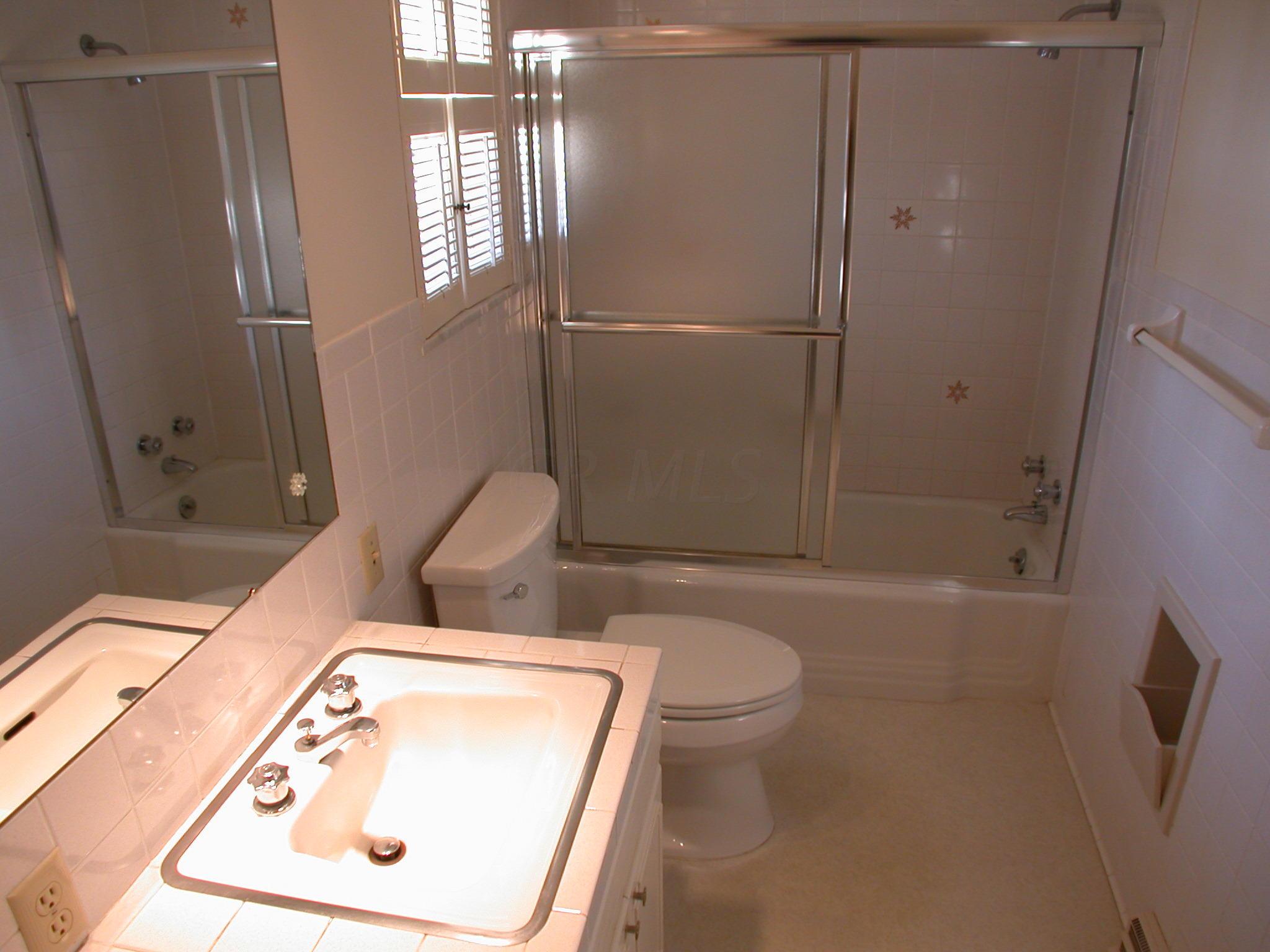 3151 Carisbrook Road Upper Arlington, OH 43221 - Photo 15 of 32