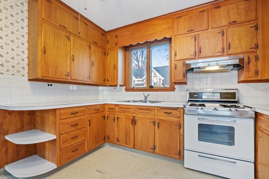 17 Caldwell Road Waltham, MA 02453 - Photo 18 of 24 Gallery Image 18