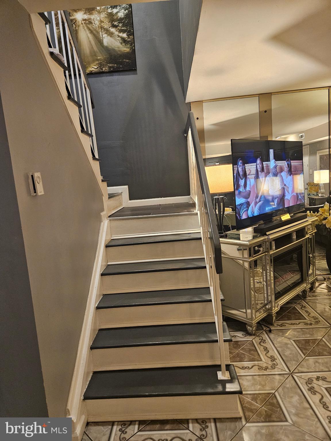 11 Dover Court Clementon, NJ 08021 - Photo 3 of 20 a view of entryway and hall