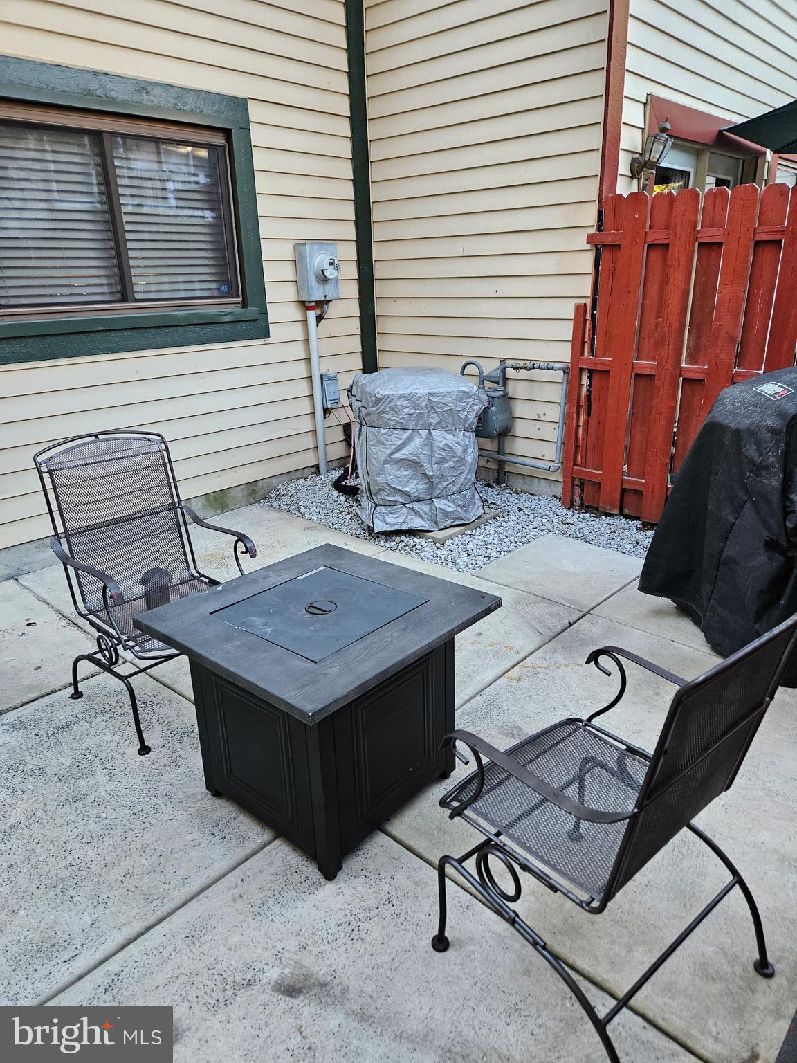 11 Dover Court Clementon, NJ 08021 - Photo 8 of 20 a living room with furniture