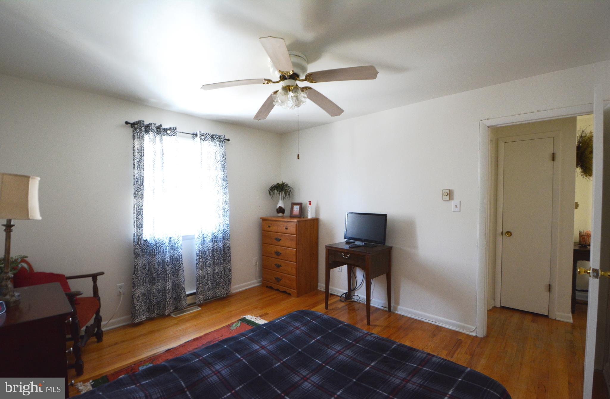 15522 Liberty Road Mount Airy, MD 21771 - Photo 18 of 53 Bedroom 2 furniture area