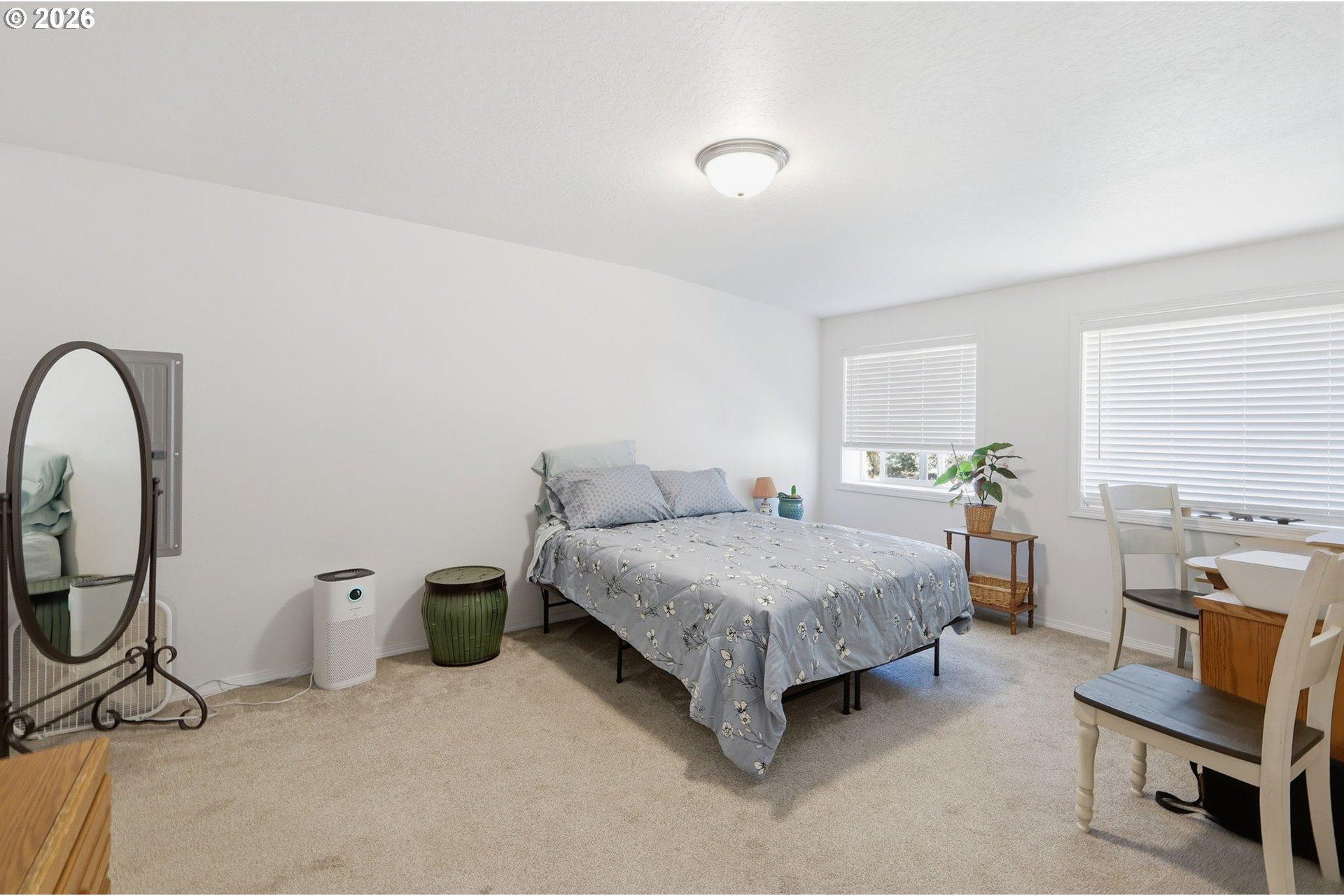76566 Davis Road Oakridge, OR 97463 - Photo 17 of 42 Gallery Image 17