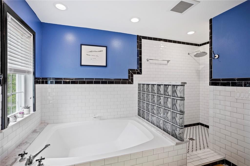 2217 Brevard Road Northeast St. Petersburg, FL 33704 - Photo 38 of 66