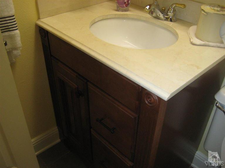 954 Thistlegate Road Oak Park, CA 91377 - Photo 16 of 23 Additional Photo