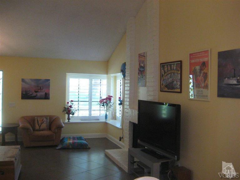 954 Thistlegate Road Oak Park, CA 91377 - Photo 10 of 23 Additional Photo