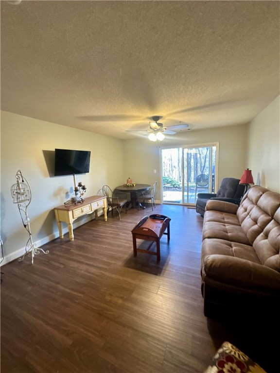 201 Lookover Drive, Unit 201 Anderson, SC 29621 - Photo 5 of 22 Living room