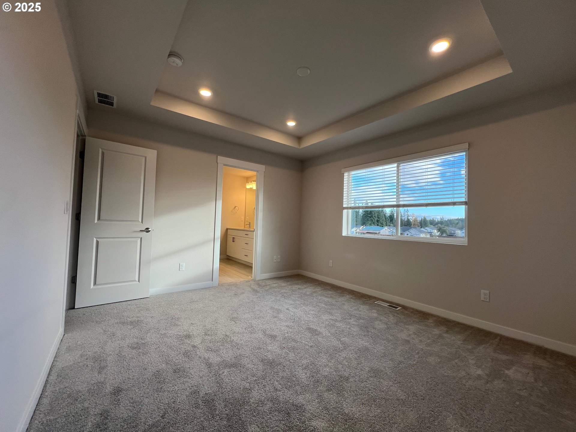 1001 Southwest 30th Street Battle Ground, WA 98604 - Photo 7 of 29 an empty room with windows and closet