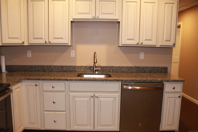 $1,600 | 255 Highway 80, Unit 305, Killingworth, CT 06419