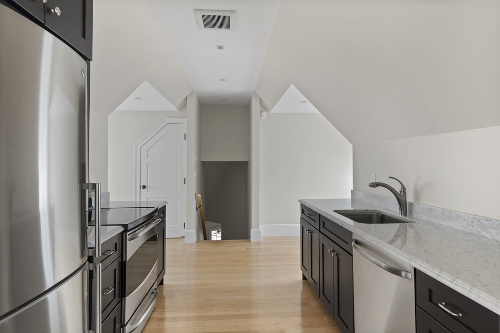 297 Meadowbrook Road Weston, MA 02493 - Photo 17 of 42 Gallery Image 17