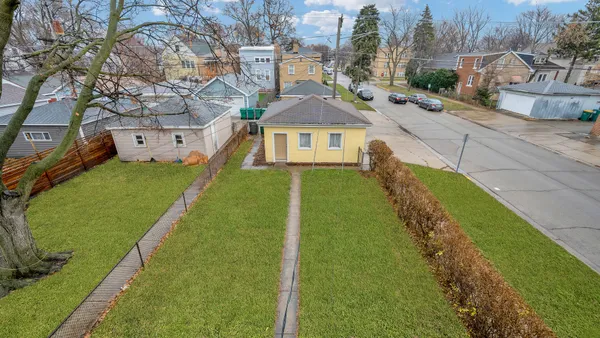 $1,900 | 1247 Wisconsin Avenue, Unit 2, Berwyn, IL 60402