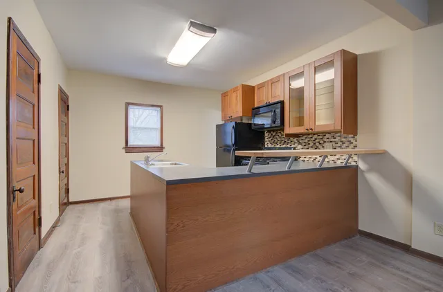 $1,600 | 811 John Street, Joliet, IL 60435