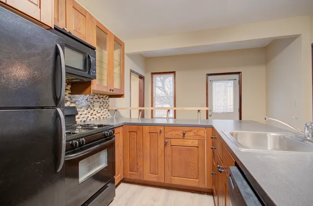 $1,600 | 811 John Street, Joliet, IL 60435