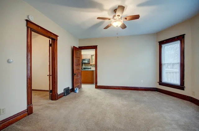 $1,600 | 811 John Street, Joliet, IL 60435