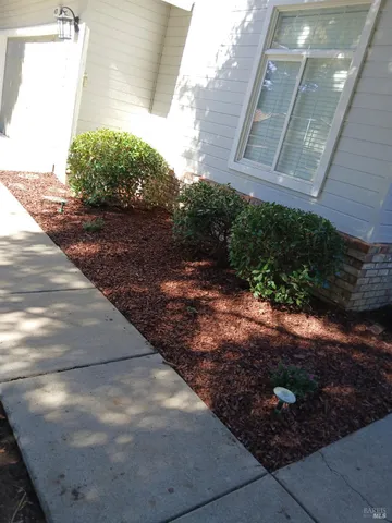 a view of a pathway of a house