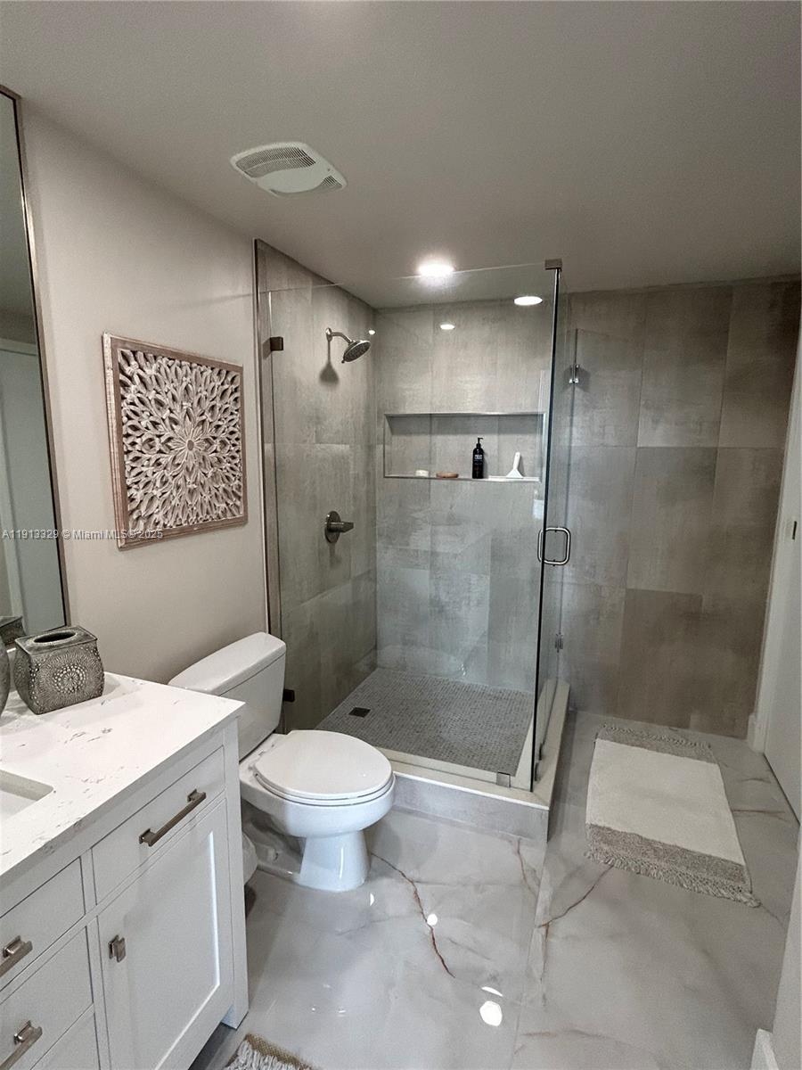 888 Douglas Road, Unit PH05 Coral Gables, FL 33134 - Photo 11 of 22