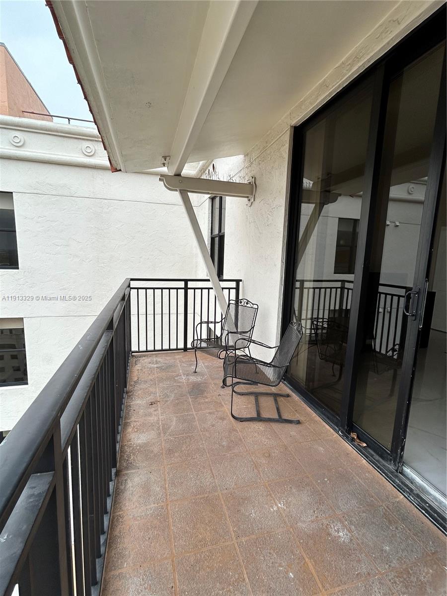 888 Douglas Road, Unit PH05 Coral Gables, FL 33134 - Photo 19 of 22