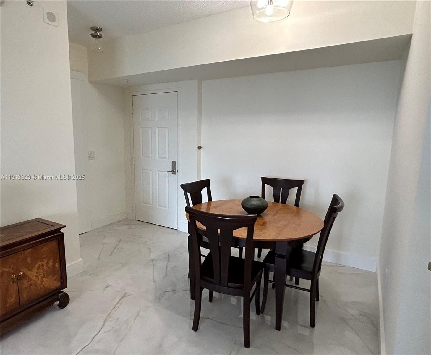 888 Douglas Road, Unit PH05 Coral Gables, FL 33134 - Photo 4 of 22