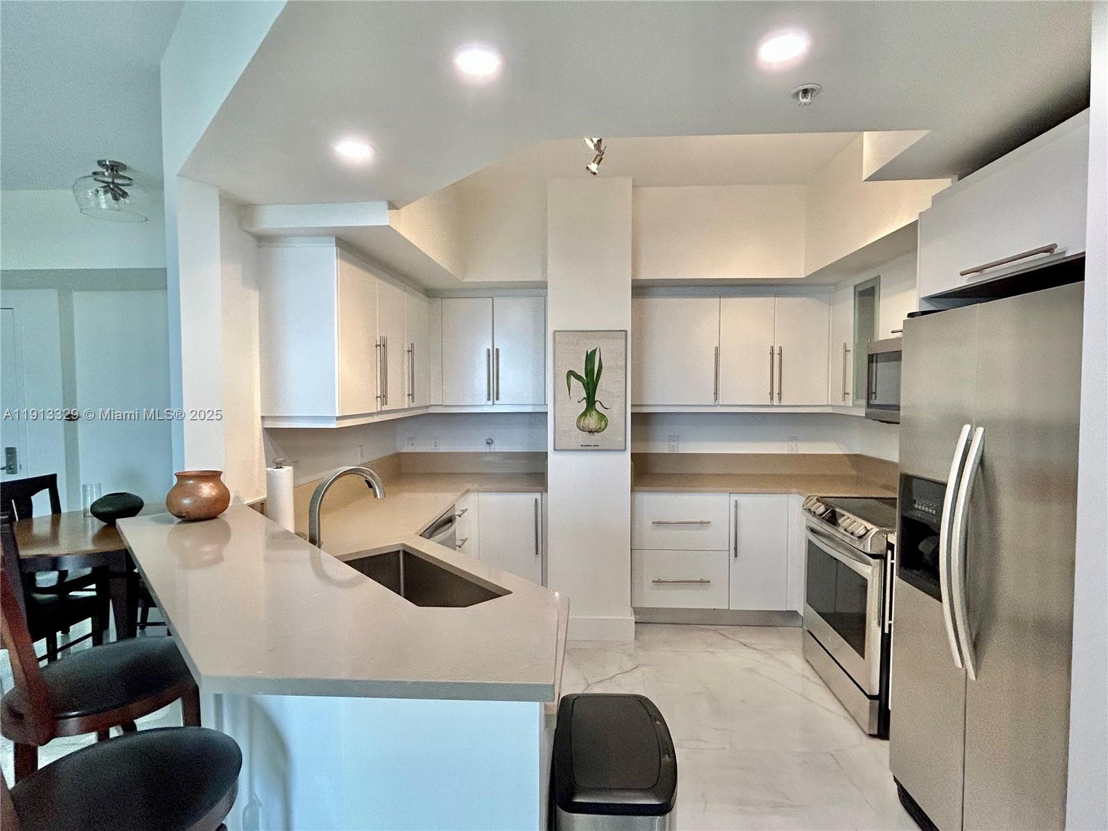 888 Douglas Road, Unit PH05 Coral Gables, FL 33134 - Photo 5 of 22