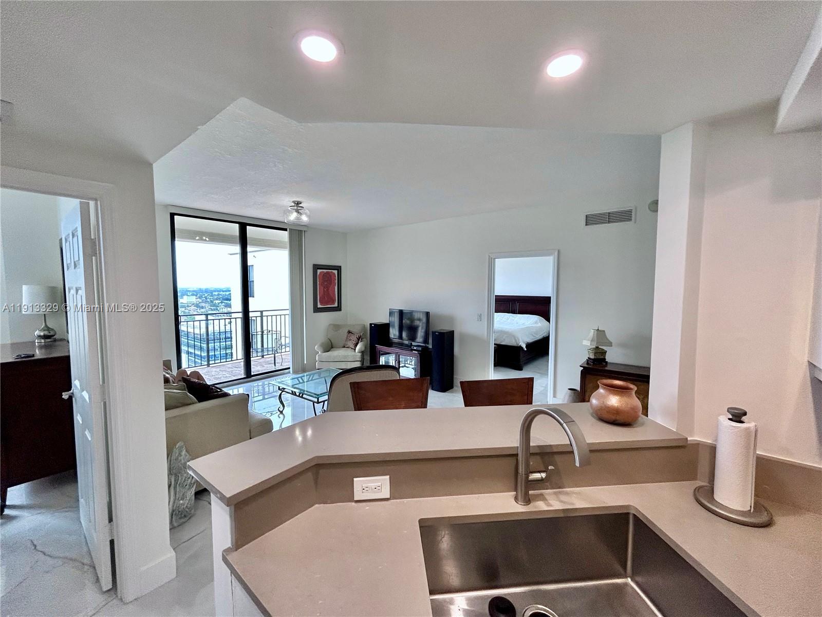 888 Douglas Road, Unit PH05 Coral Gables, FL 33134 - Photo 7 of 22