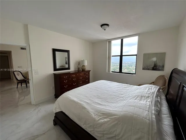 $3,650 | 888 Douglas Road, Unit PH05, Coral Gables, FL 33134