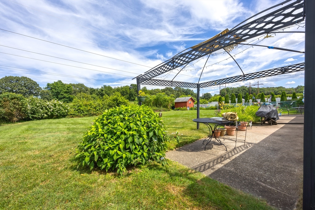 12 Doane Terrace South Hadley, MA 01075 - Photo 37 of 40