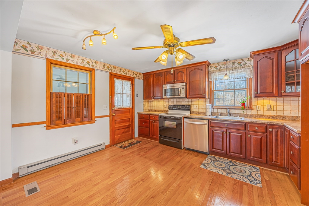 12 Doane Terrace South Hadley, MA 01075 - Photo 7 of 40