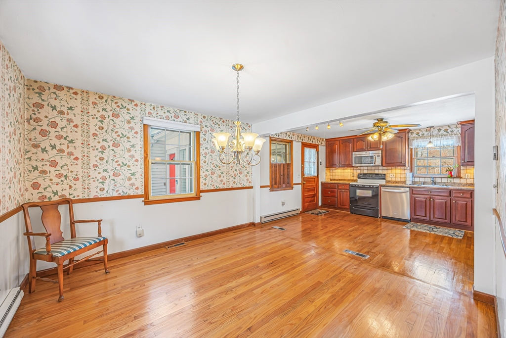 12 Doane Terrace South Hadley, MA 01075 - Photo 8 of 40