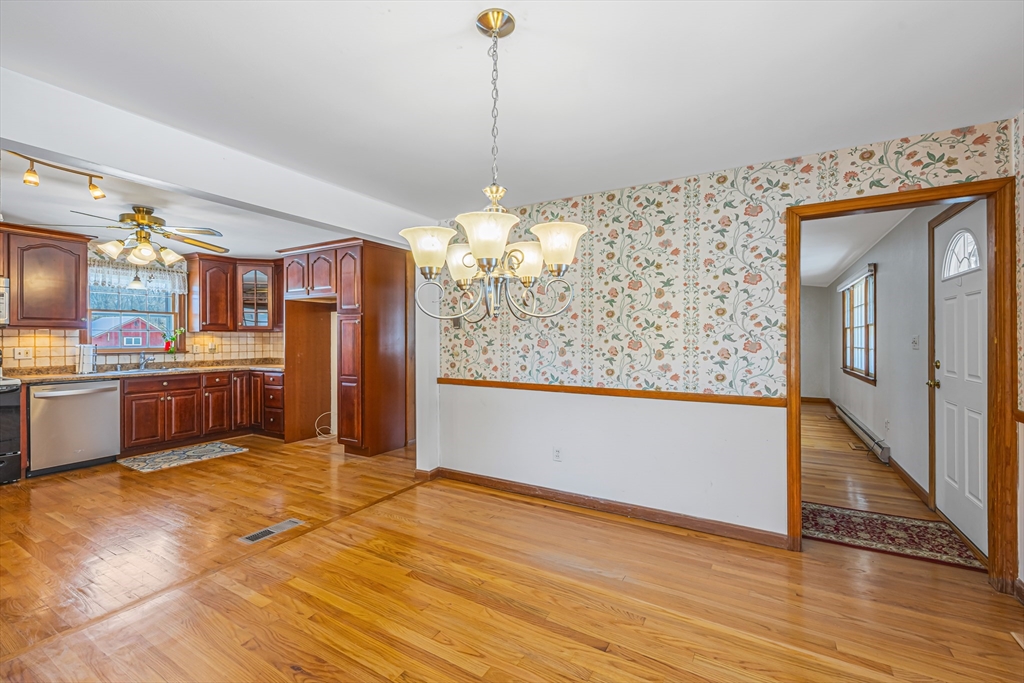 12 Doane Terrace South Hadley, MA 01075 - Photo 9 of 40