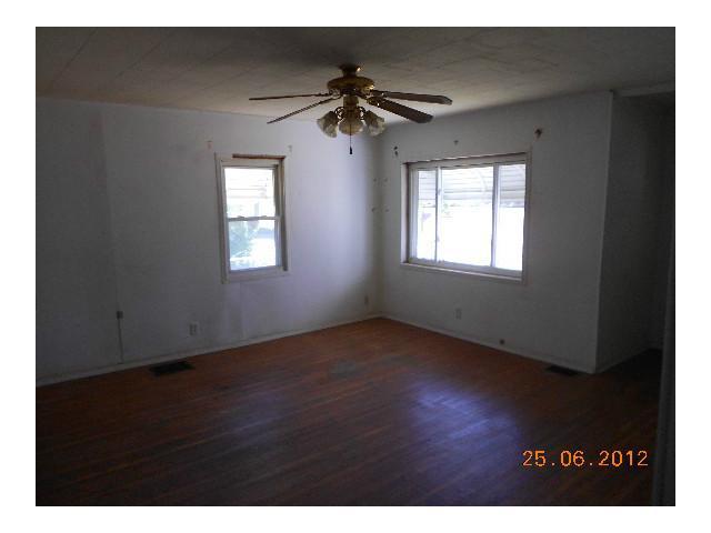 3272 Lewis Road Columbus, OH 43207 - Photo 6 of 8 Gallery Image 6
