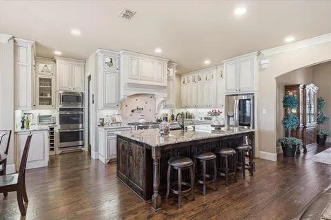 $1,400,000 | 800 Stonewood Boulevard, Bartonville, TX 76226
