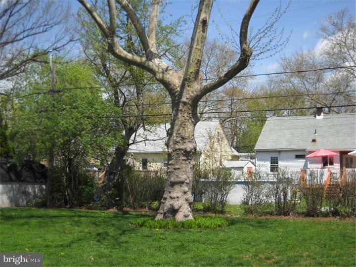 30 Edward Road Hatboro, PA 19040 - Photo 14 of 15 Back Yard