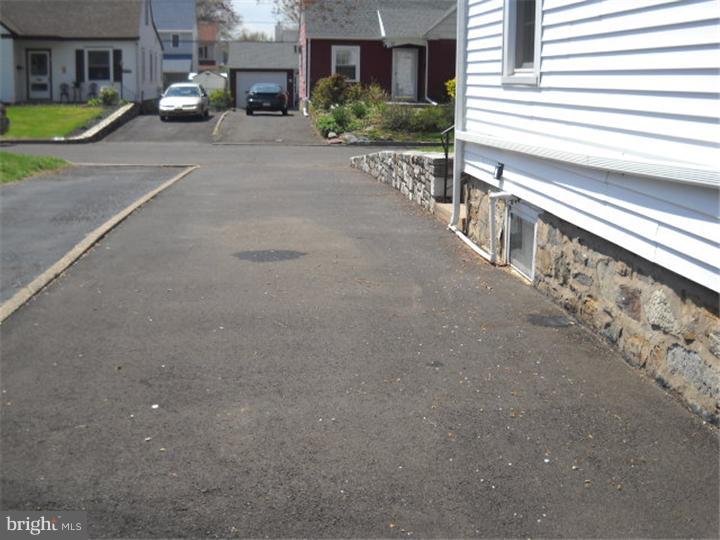 30 Edward Road Hatboro, PA 19040 - Photo 15 of 15 Driveway