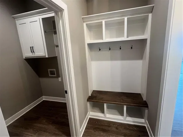 $595,000 | 1136 Southwest Whitby Drive, Lee's Summit, MO 64083